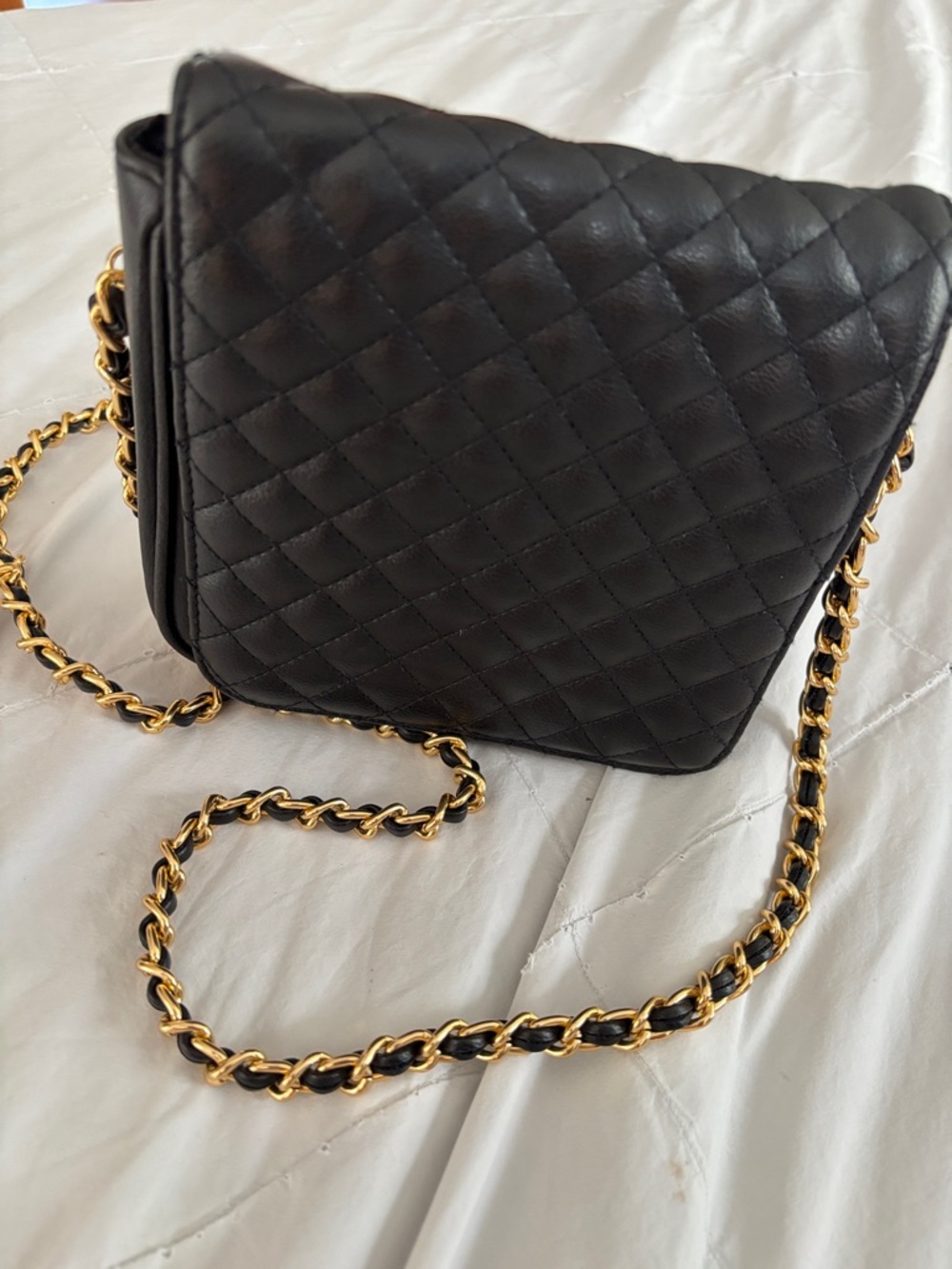 Amanda Smith Black Quilted Crossbody with Gold Chain Strap